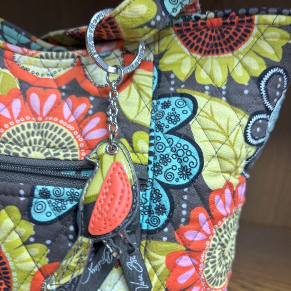 Vera Bradley Quilted Shoulder Bag. Older Pattern, Excellent Condition - Picture 7 of 9